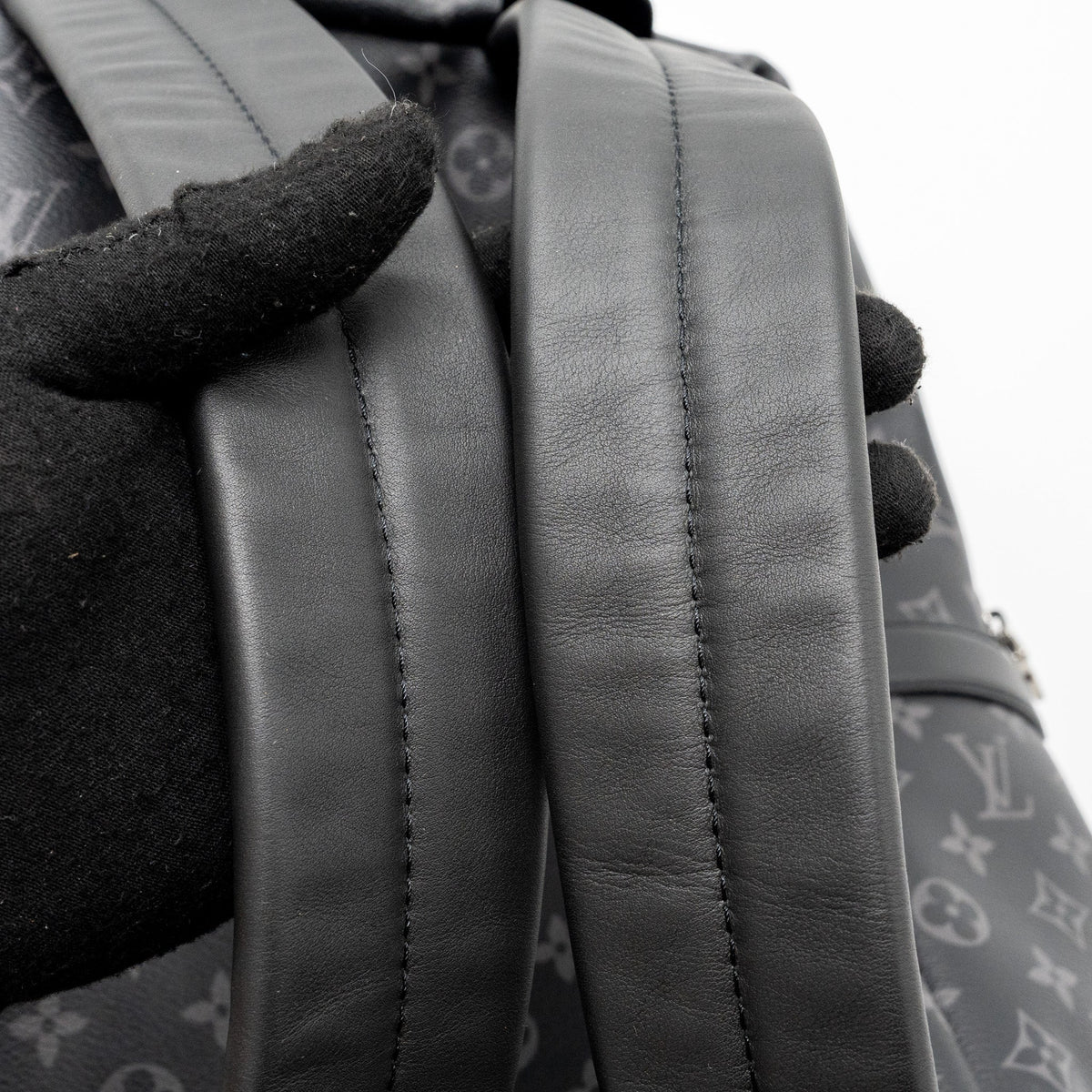 louis-vuitton-discovery-backpack-pm-monogram-canvas-black-shw