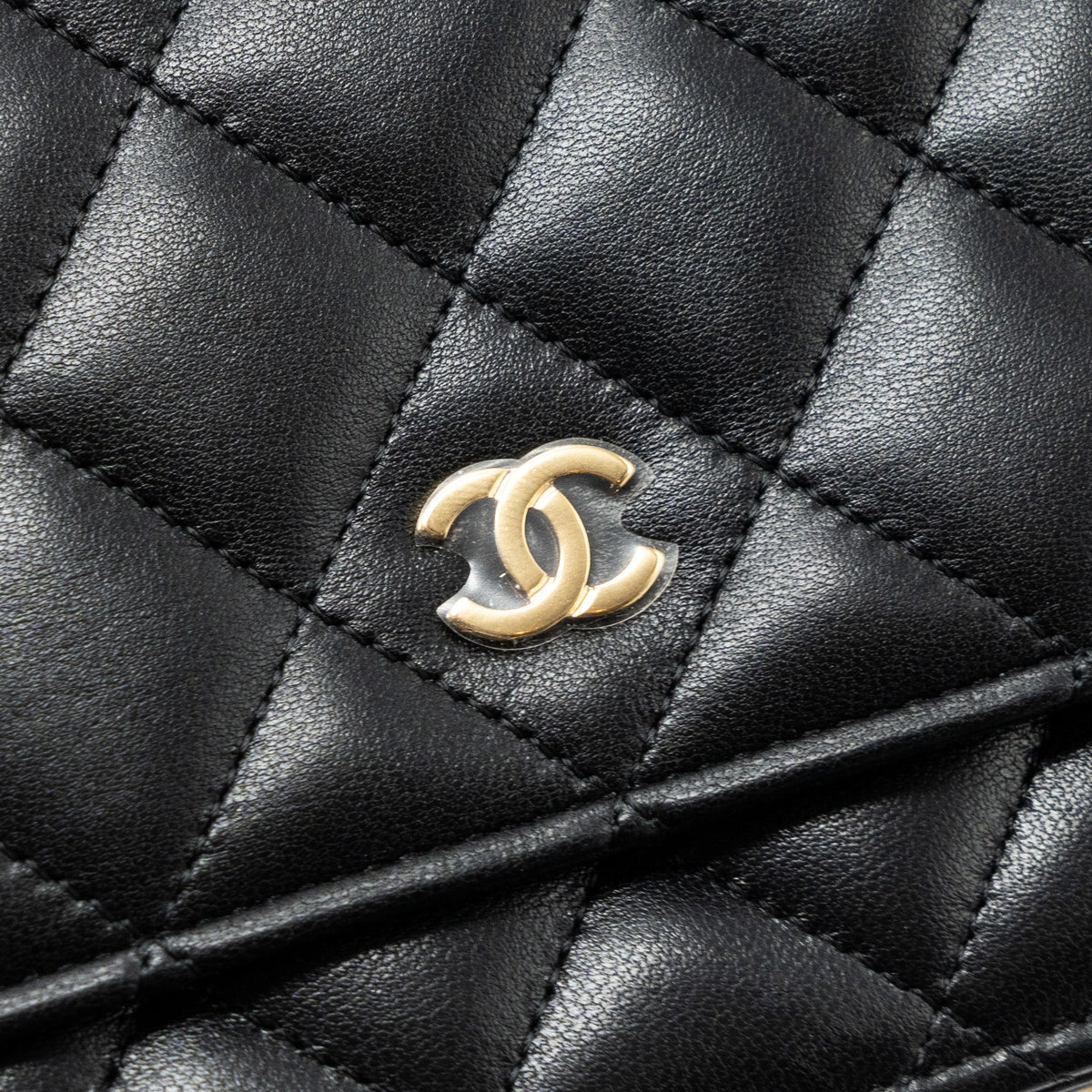 chanel-classic-wallet-on-chain-lambskin-black-lghw