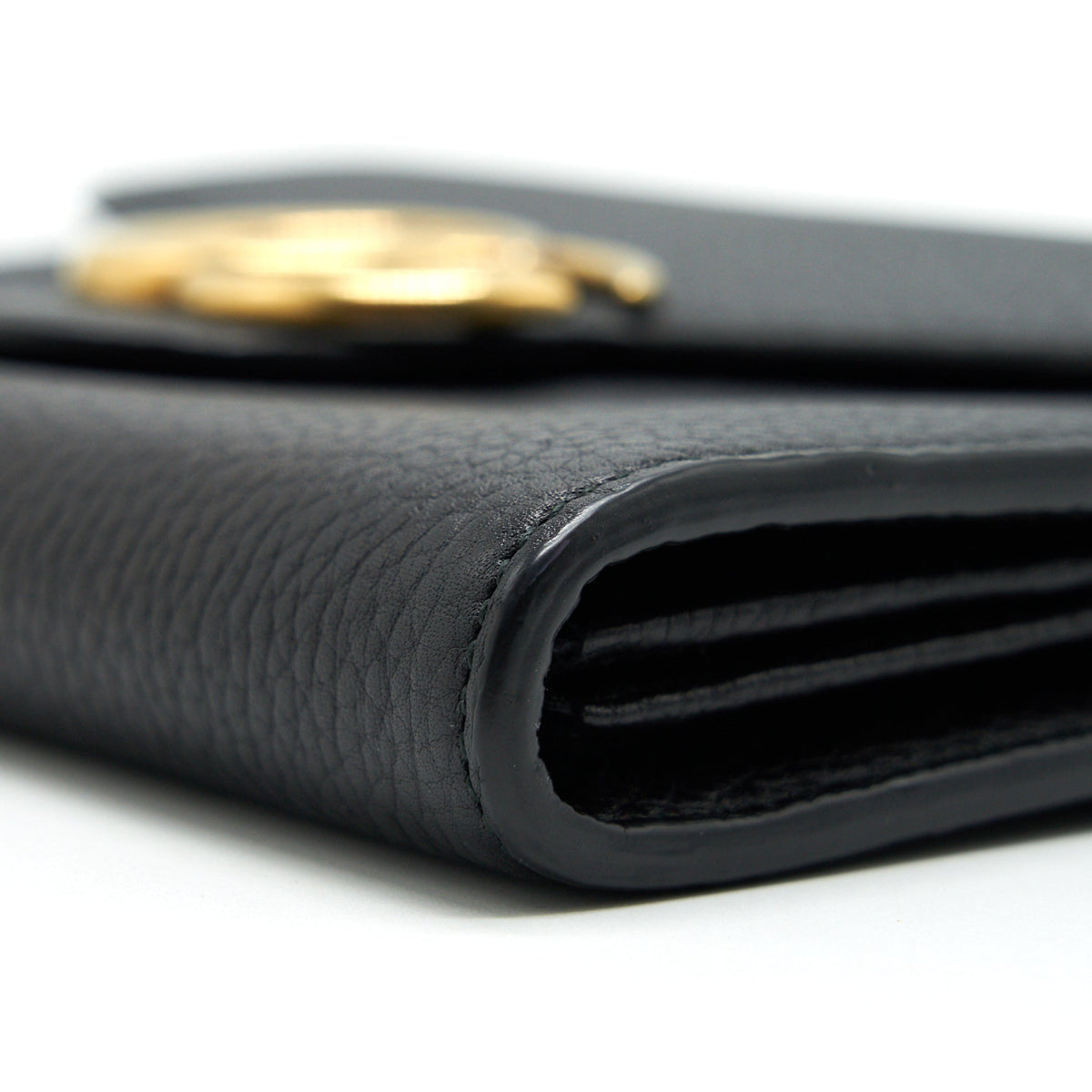 gucci-grained-calfskin-gg-logo-wallet-on-chain-with-ghw