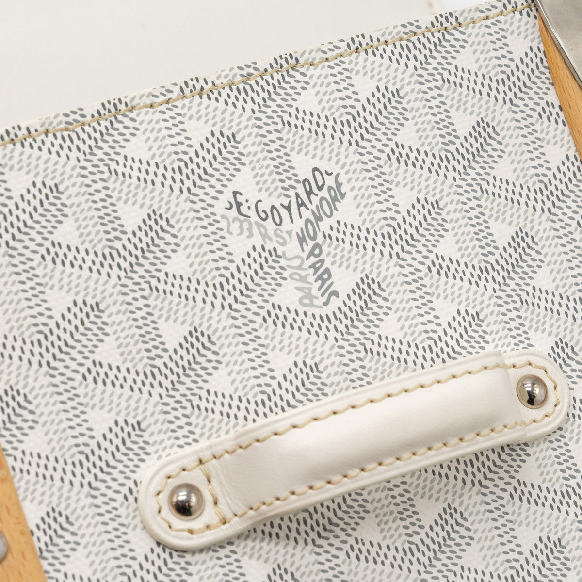 goyard-structure-saigon-pm-bag-canvas-calfskin-white-shw