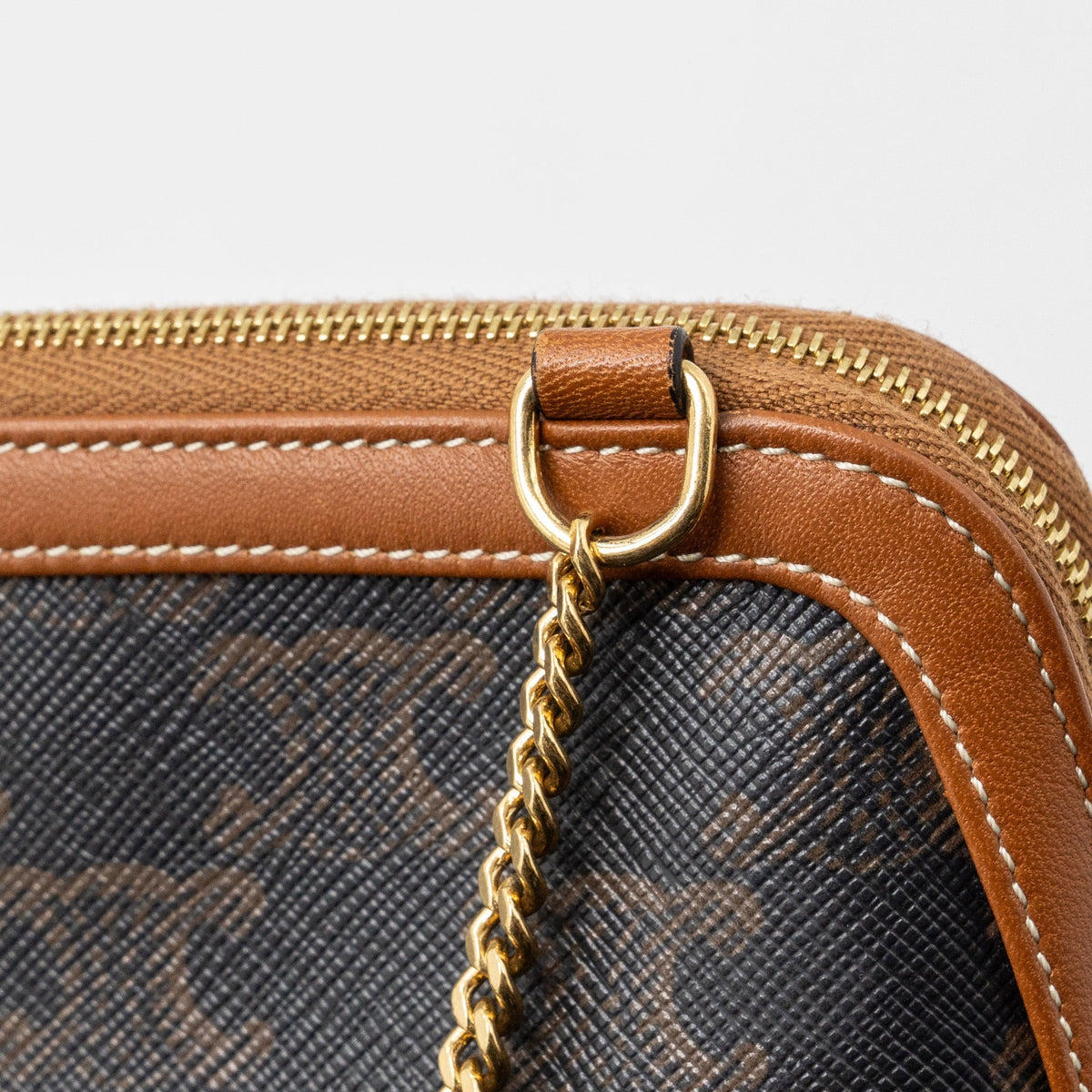 celine-clutch-with-chain-triomphe-canvas-lambskin-tan-ghw