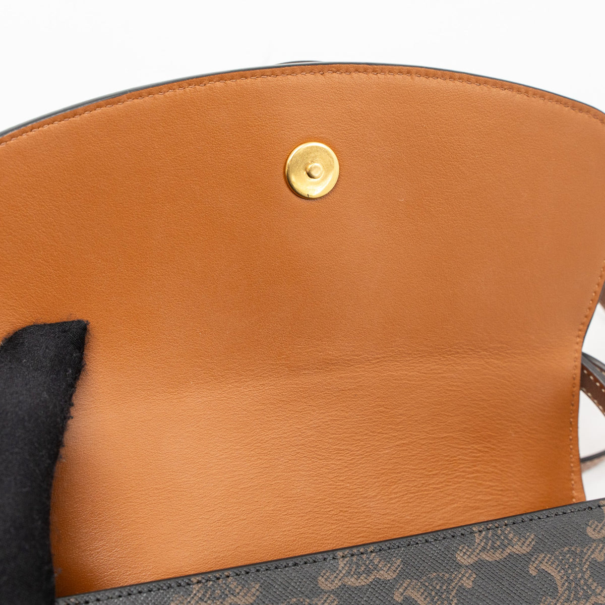 celine-clutch-on-strap-tabou-calfskin-triomphe-canvas-tan-ghw