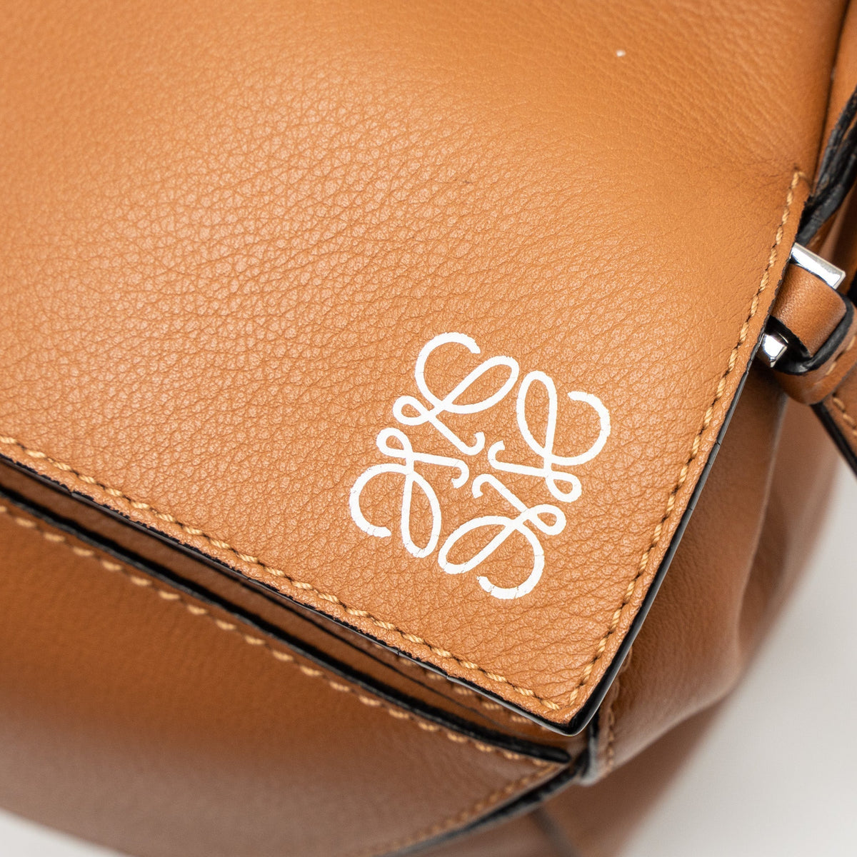 loewe-medium-puzzle-bag-calfskin-tan-ghw