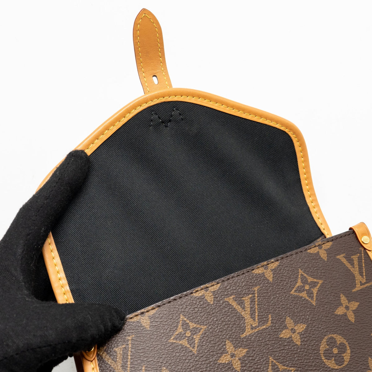 louis-vuitton-ivy-bag-monogram-canvas-ghw