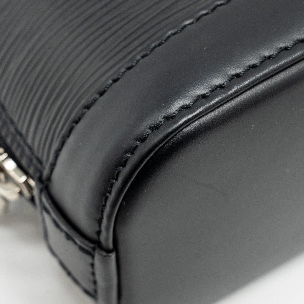 louis-vuitton-alma-nano-epi-black-ghw