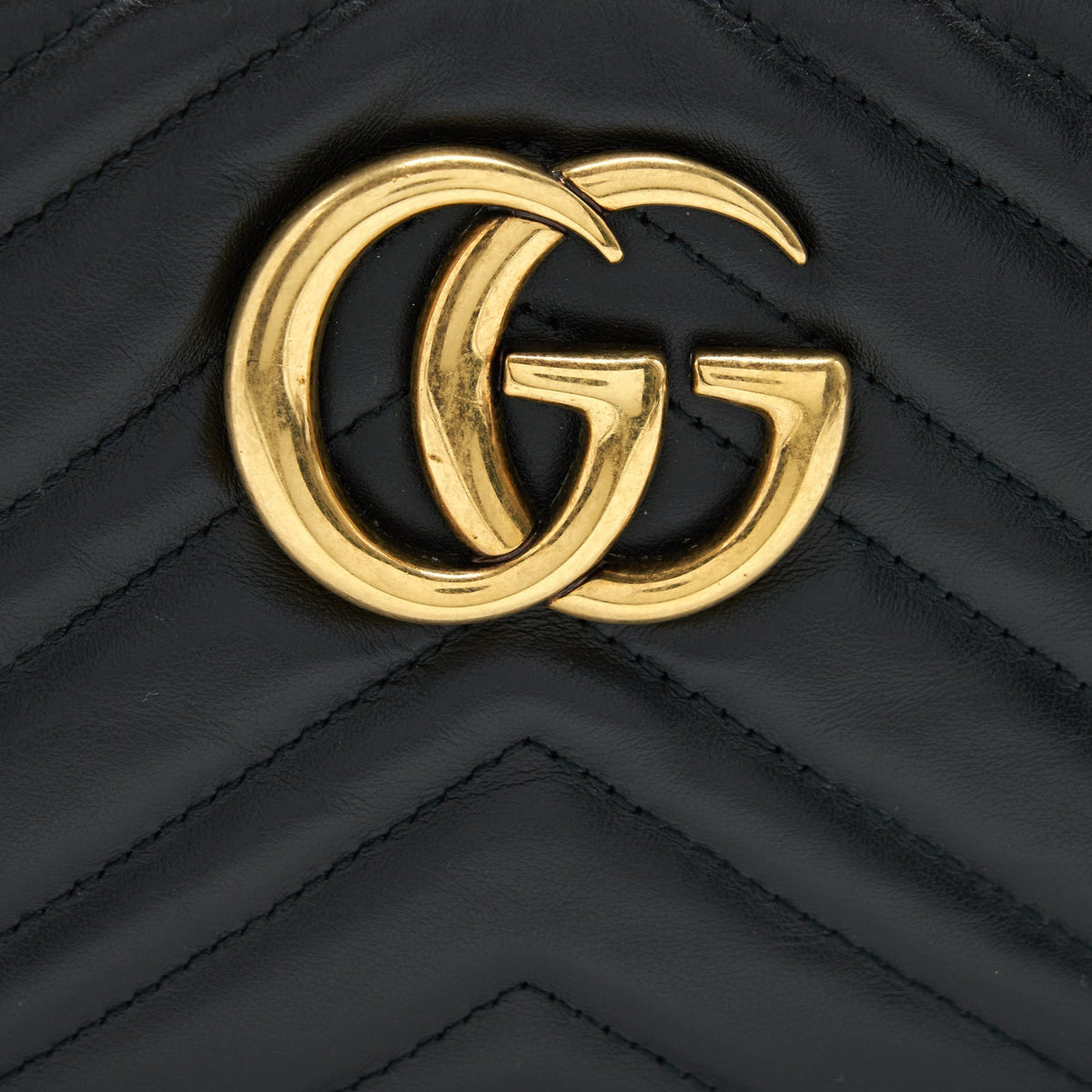 gucci-gg-marmont-small-camera-bag-black