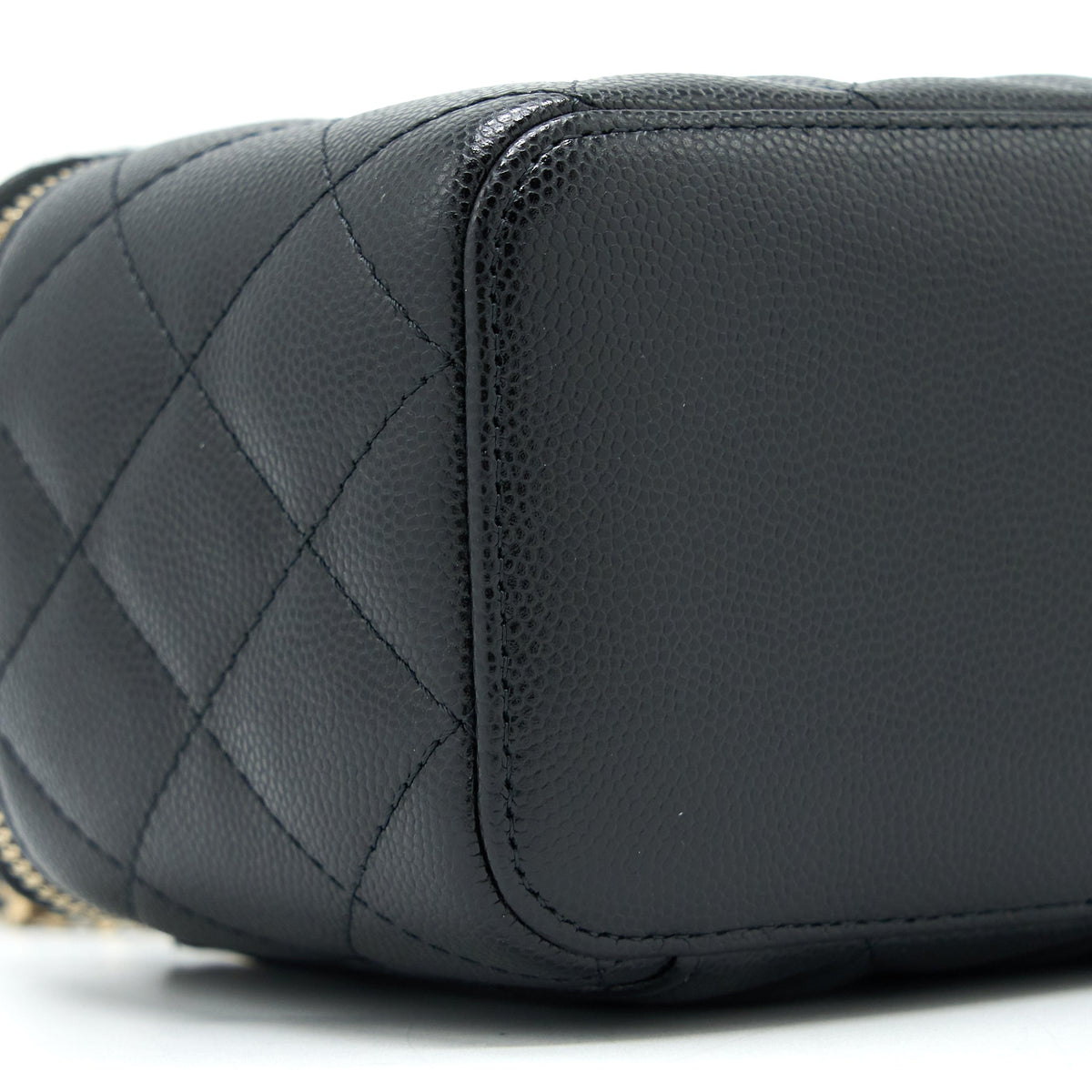 chanel-long-vanity-with-chain-caviar-black-lghw
