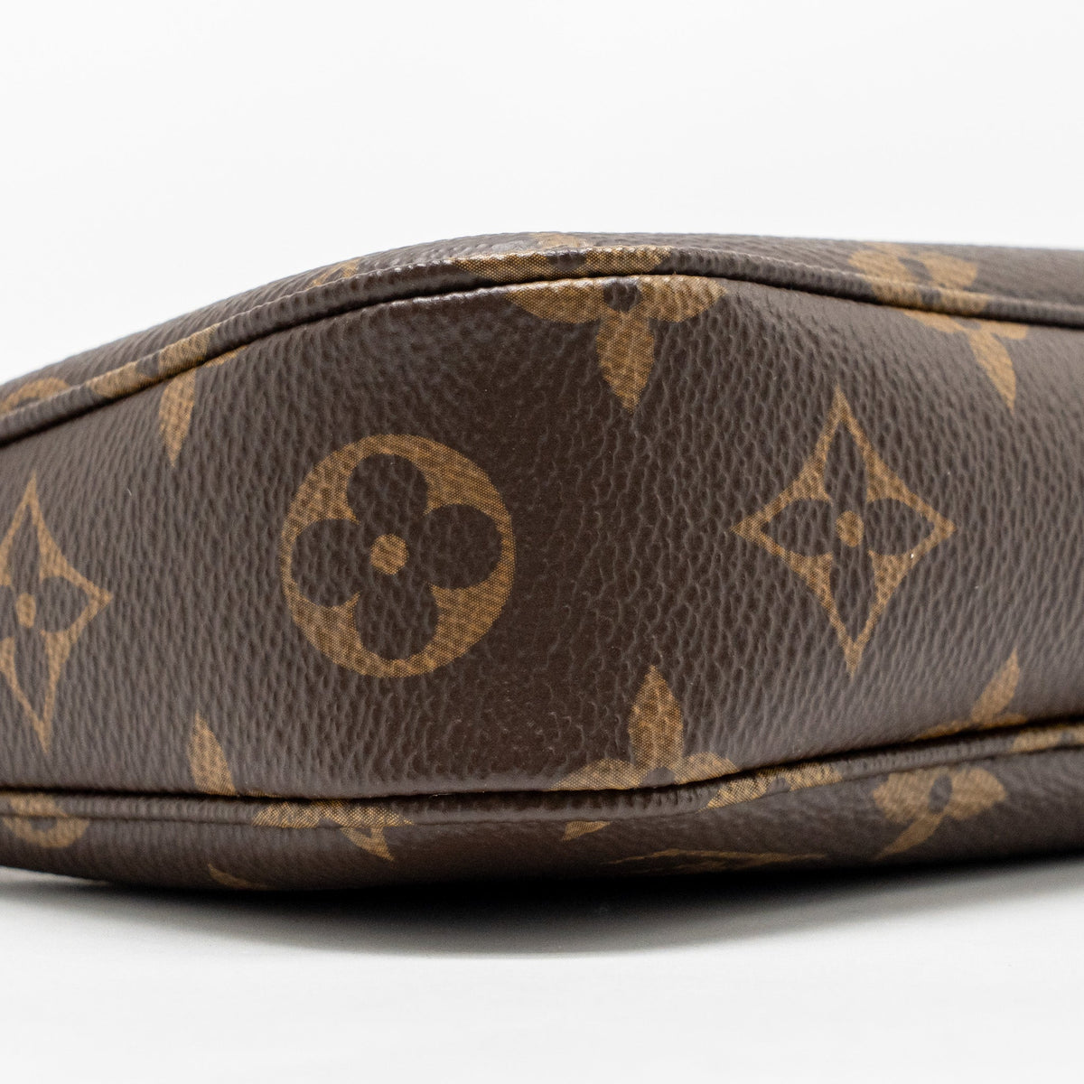 louis-vuitton-pochette-accessories-monogram-canvas-ghw-10