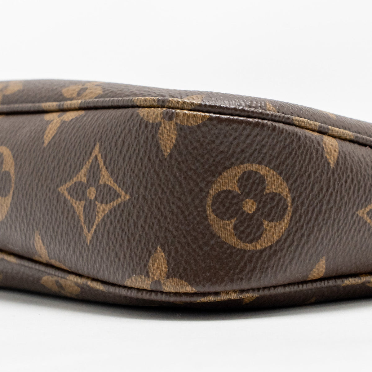 louis-vuitton-pochette-accessories-monogram-canvas-ghw-10