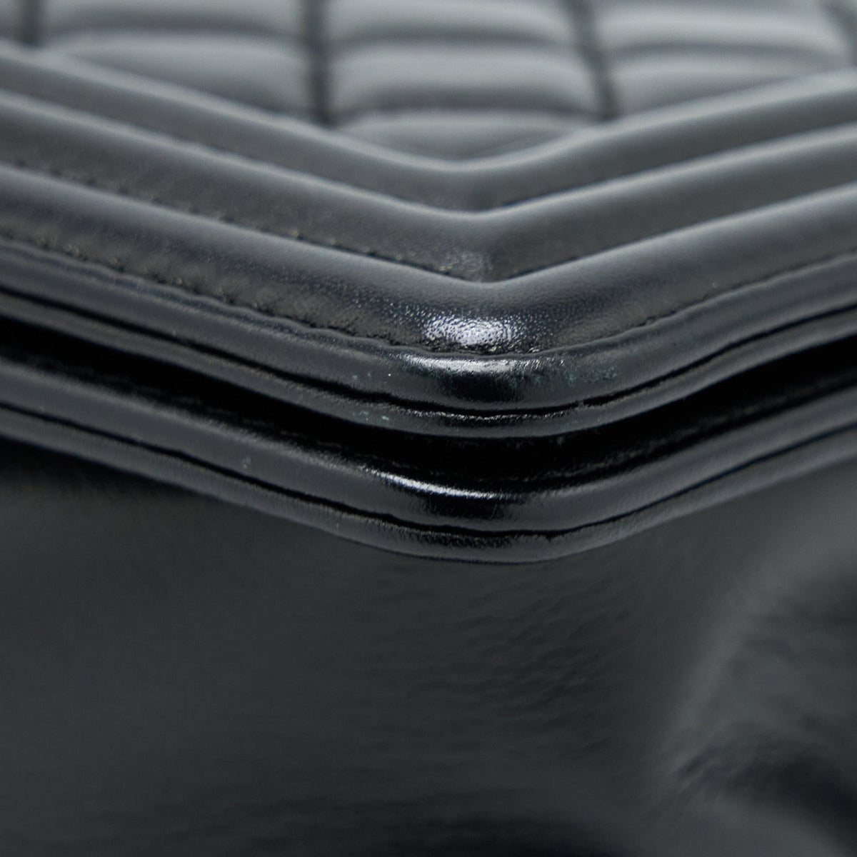 chanel-medium-boy-bag-lambskin-black-ruthenium-enamel-shw