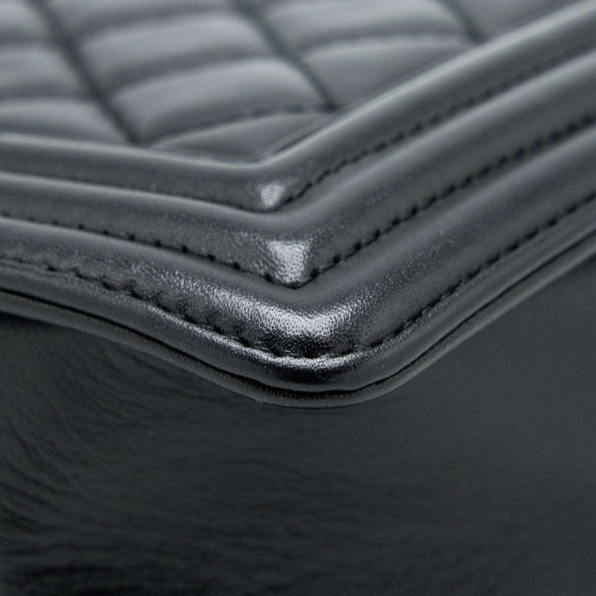 chanel-medium-boy-bag-lambskin-black-ruthenium-enamel-shw