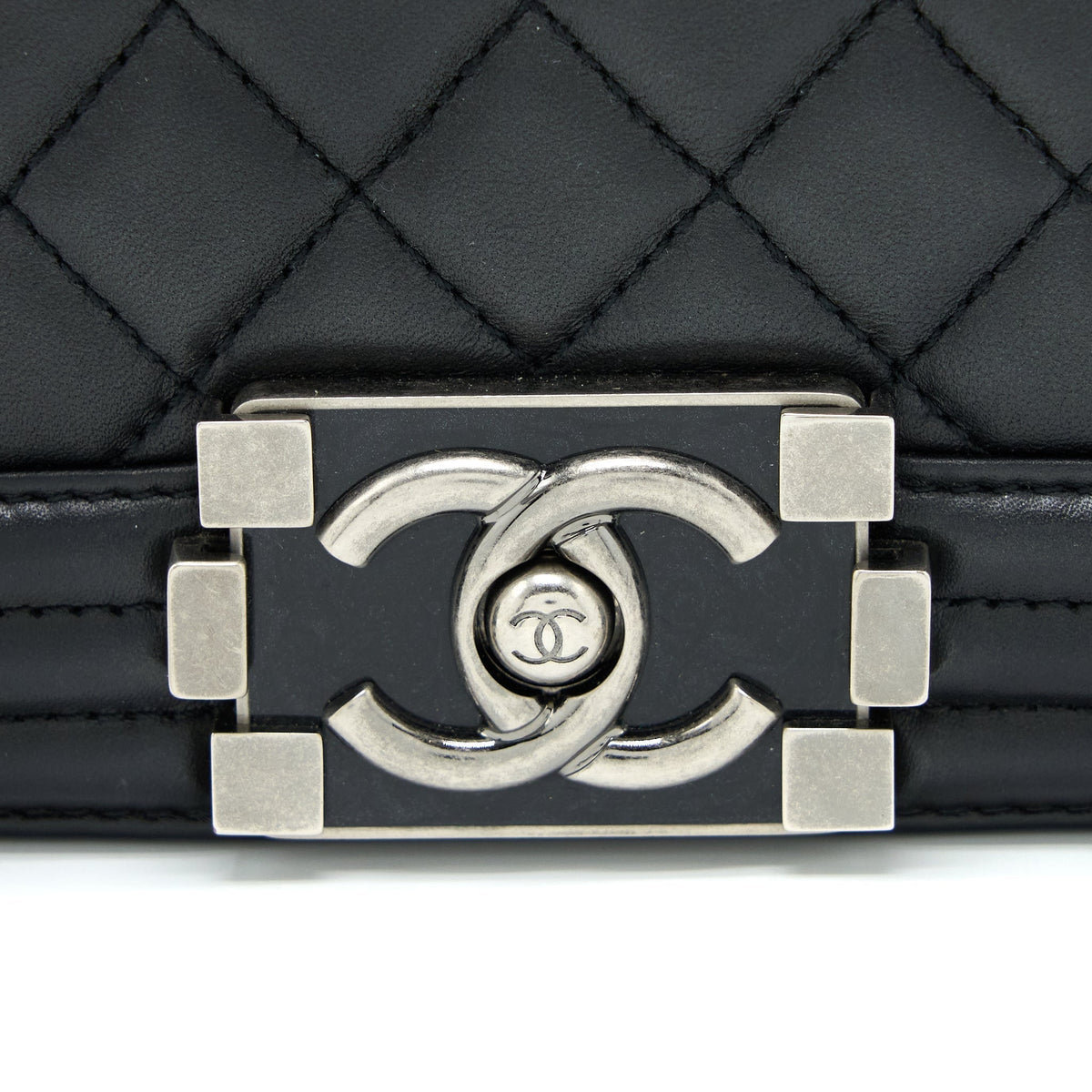 chanel-medium-boy-bag-lambskin-black-ruthenium-enamel-shw