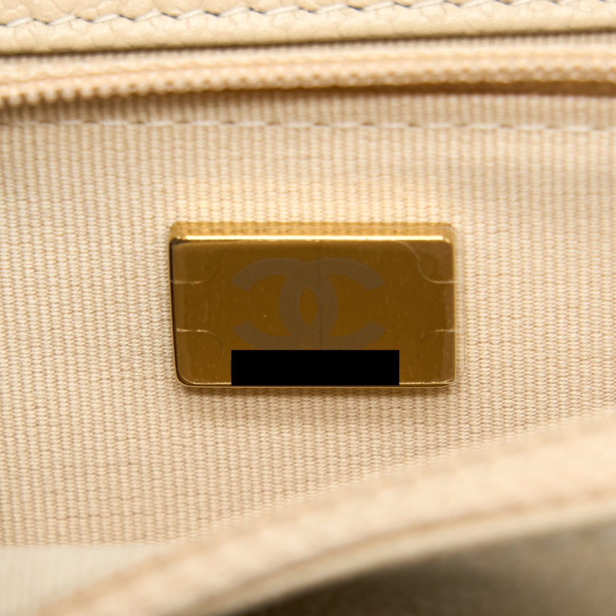 chanel-wallet-on-chain-with-detailed-chain-caviar-beige-lghw-microchip