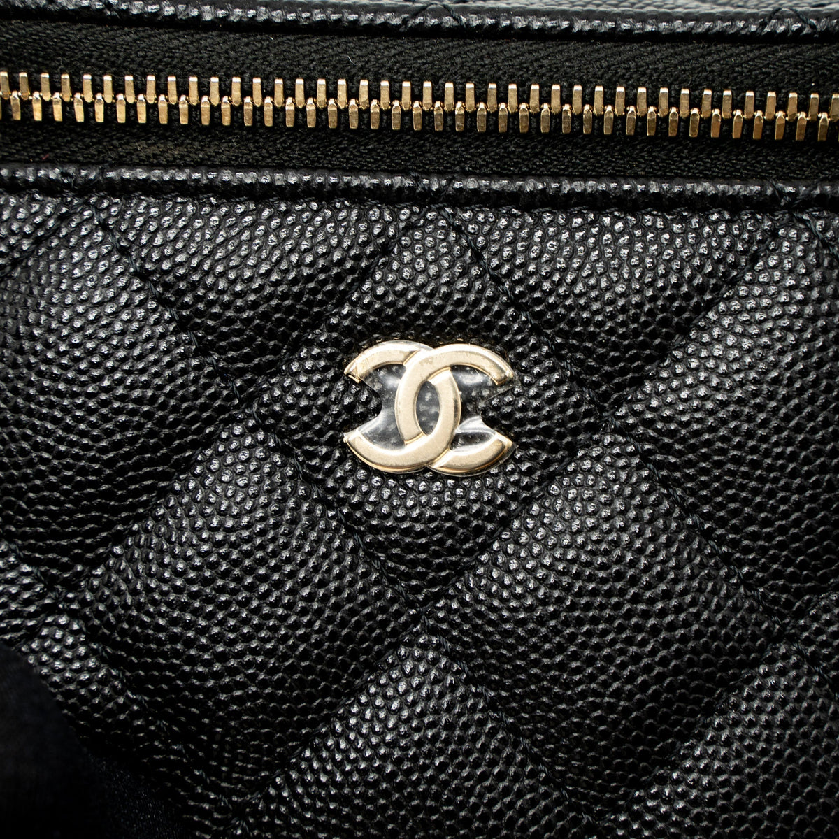 chanel-mini-vanity-with-chain-caviar-black-lghw-microchip-1