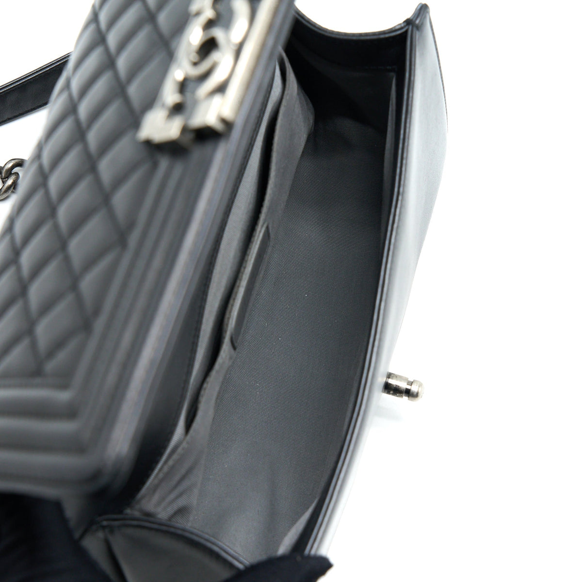 chanel-medium-boy-bag-lambskin-black-ruthenium-enamel-shw