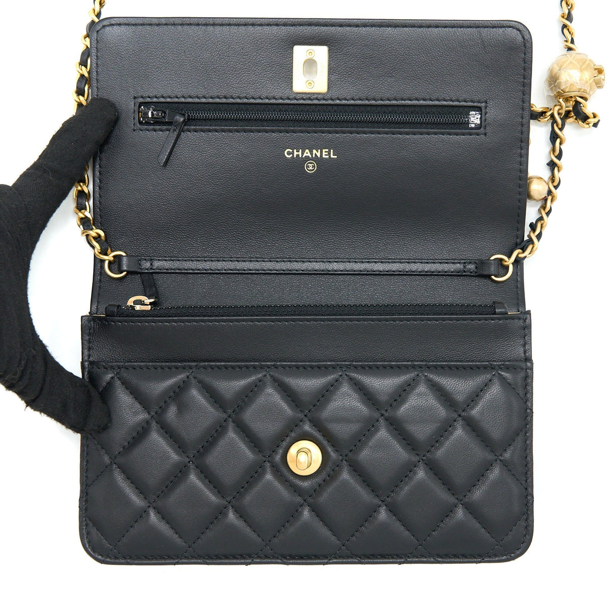 chanel-pearl-crush-wallet-on-chain-lambskin-black-ghw-microchip-5