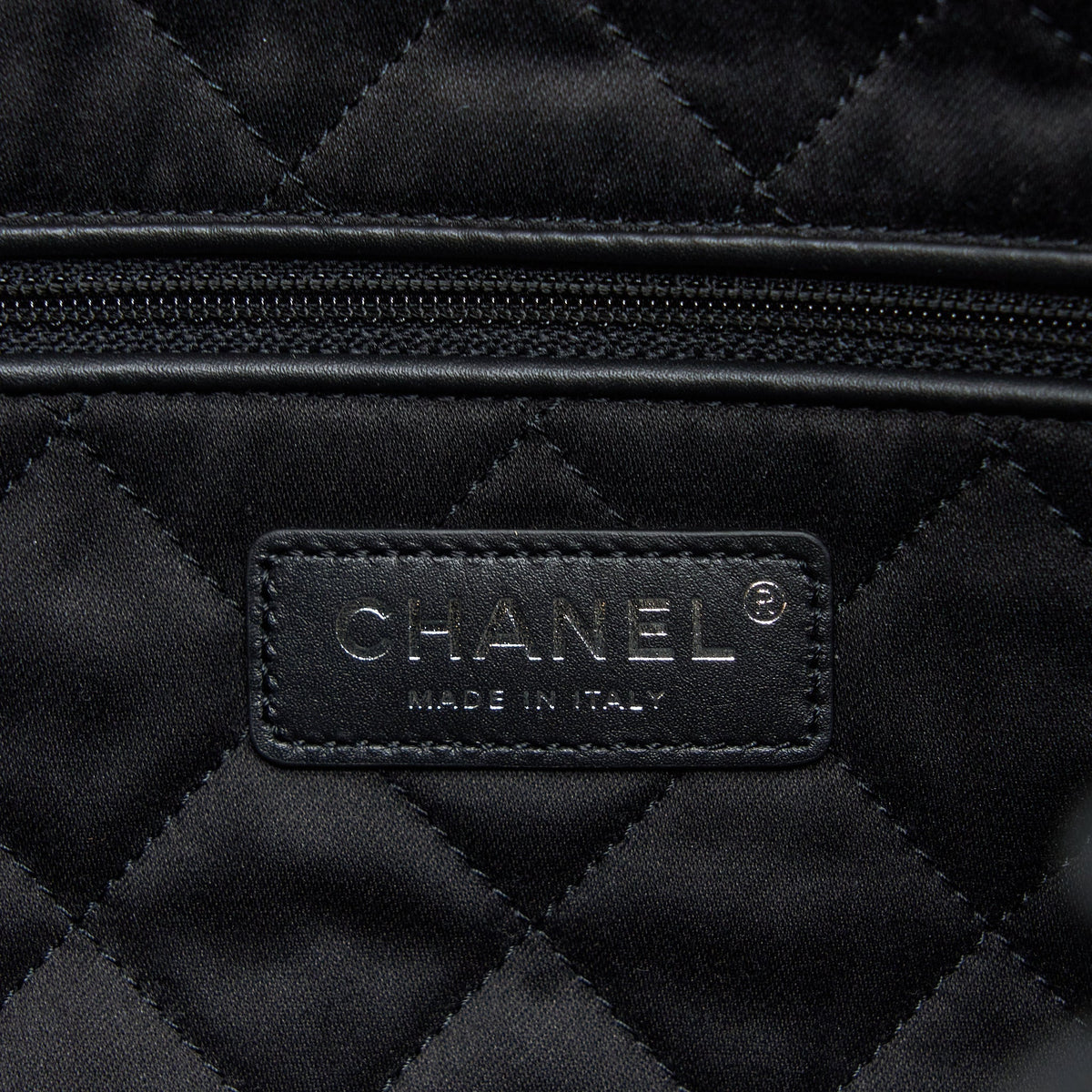 chanel-medium-22-bag-shiny-calfskin-so-black-with-black-hardware-microchip