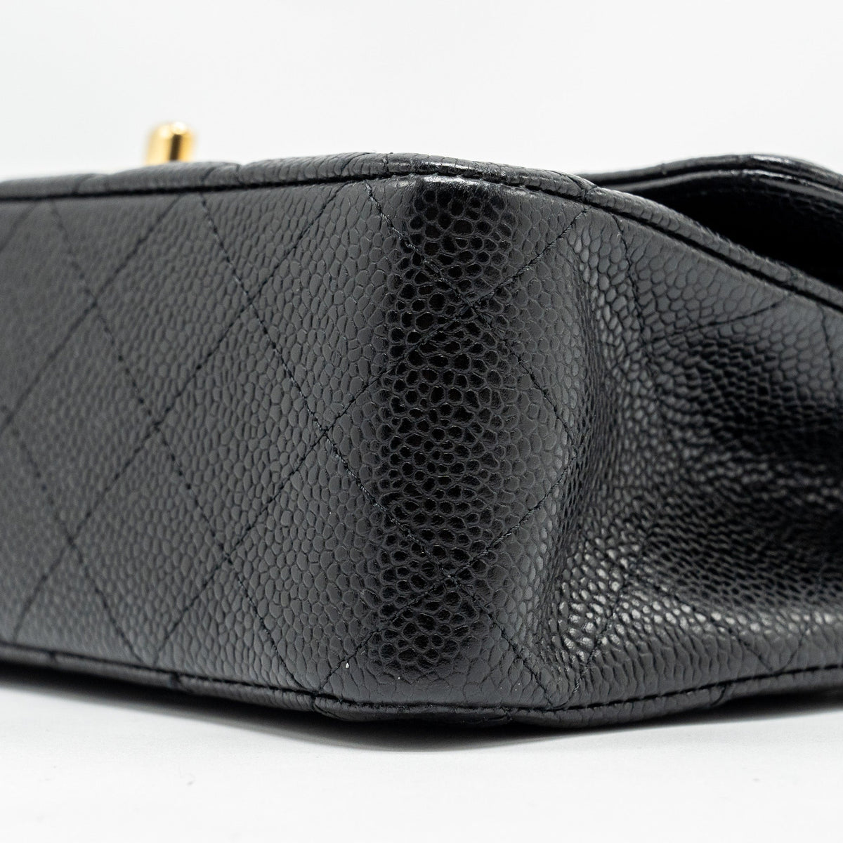 chanel-medium-classic-double-flap-bag-caviar-black-ghw-copy