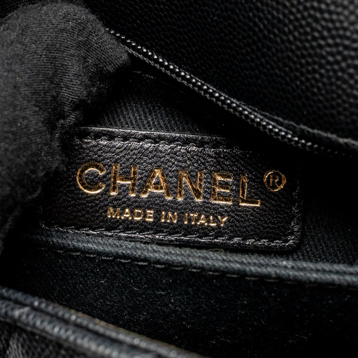 chanel-small-coco-handle-with-lizard-embossed-handle-chevron-caviar-black-ghw