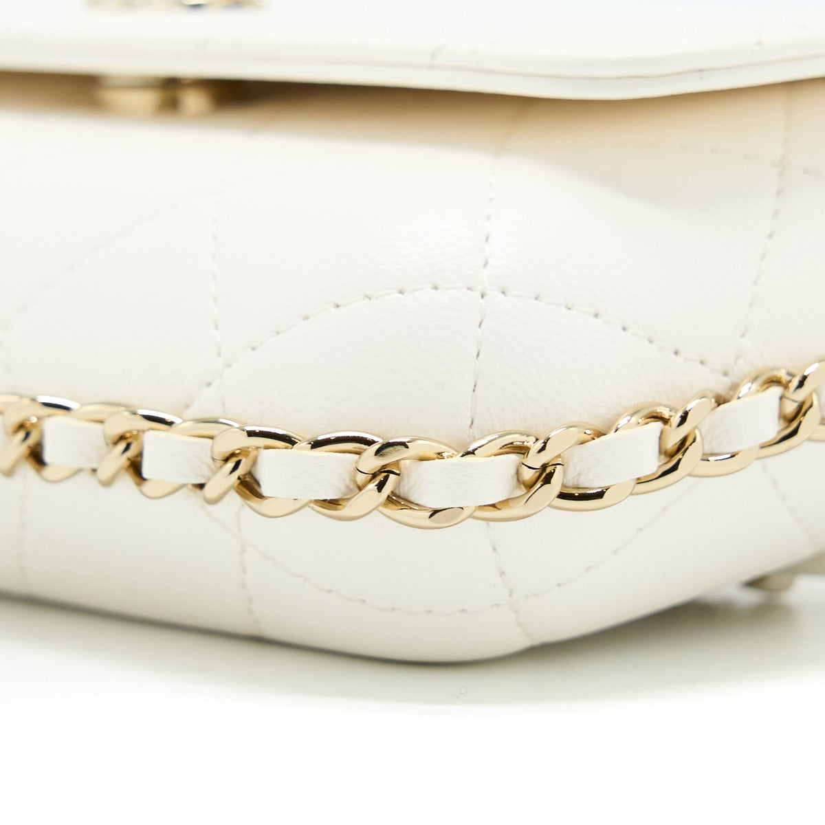 chanel-rectangular-mini-flap-phone-case-bag-quilted-lambskin-white-lghw-microchip