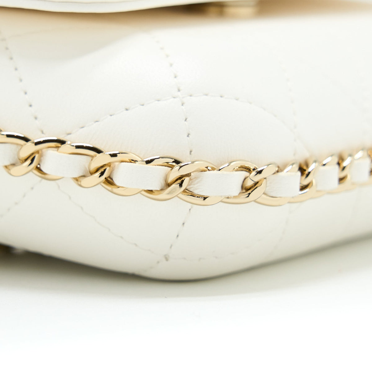 chanel-rectangular-mini-flap-phone-case-bag-quilted-lambskin-white-lghw-microchip
