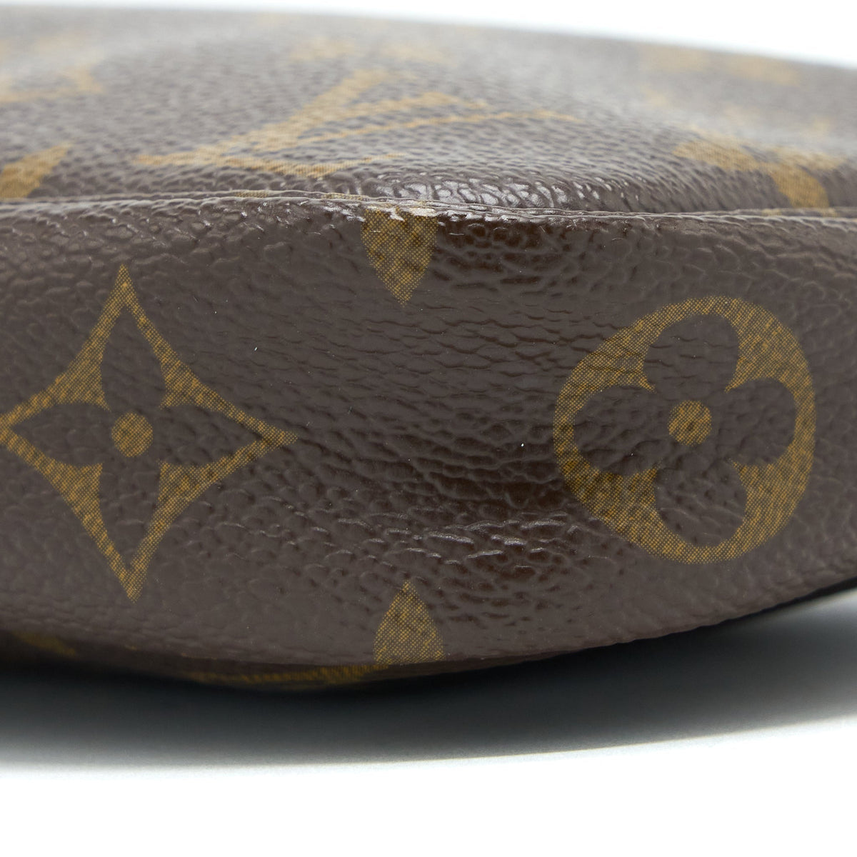 louis-vuitton-pochette-accessories-monogram-canvas-5