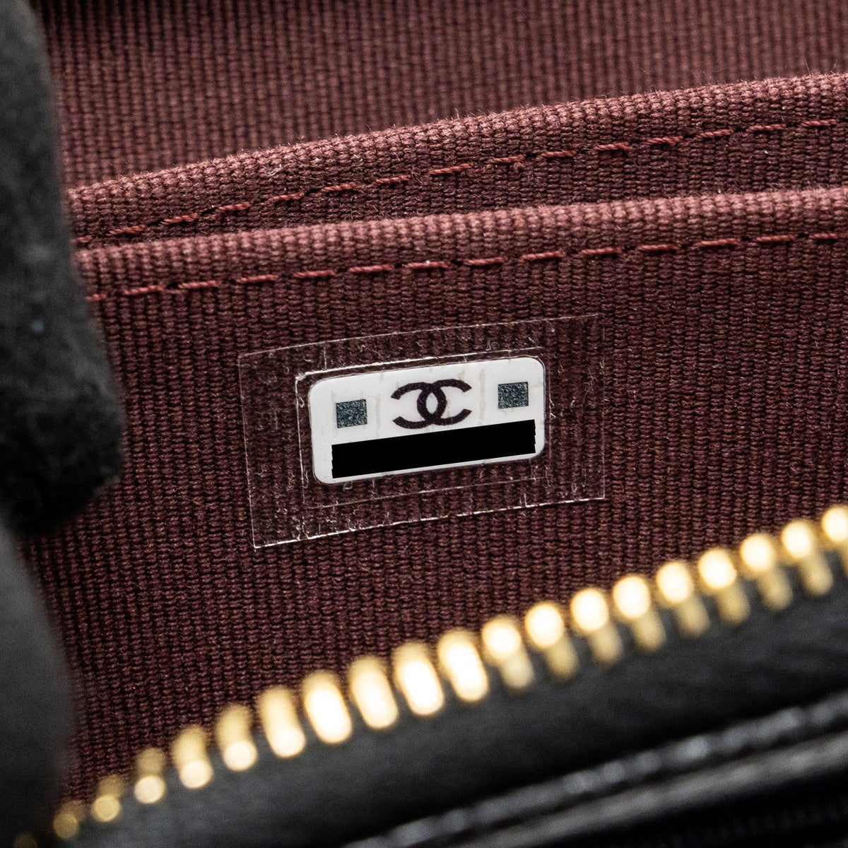 chanel-zipper-card-holder-caviar-black-ghwmicrochip