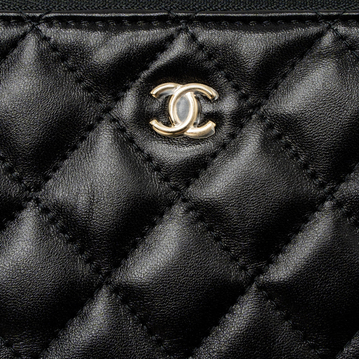 chanel-21s-mini-pouch-limited-edition-lambskin-black-lghw-1