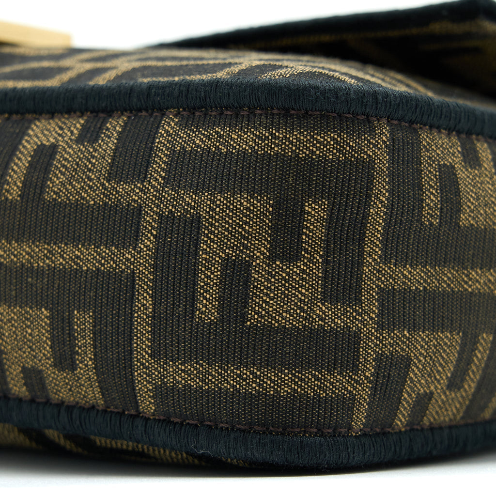 fendi-baguette-shoulder-bag-canvas-ghw