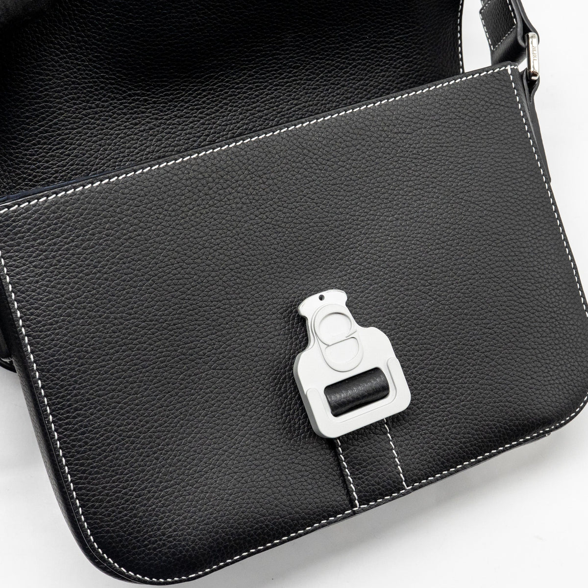 dior-medium-saddle-flap-messenger-bag-grained-calfskin-black-ghw