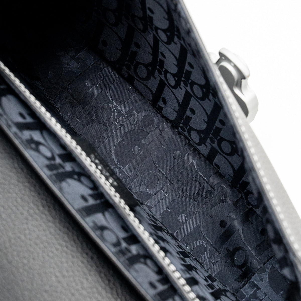 dior-medium-saddle-flap-messenger-bag-grained-calfskin-black-ghw