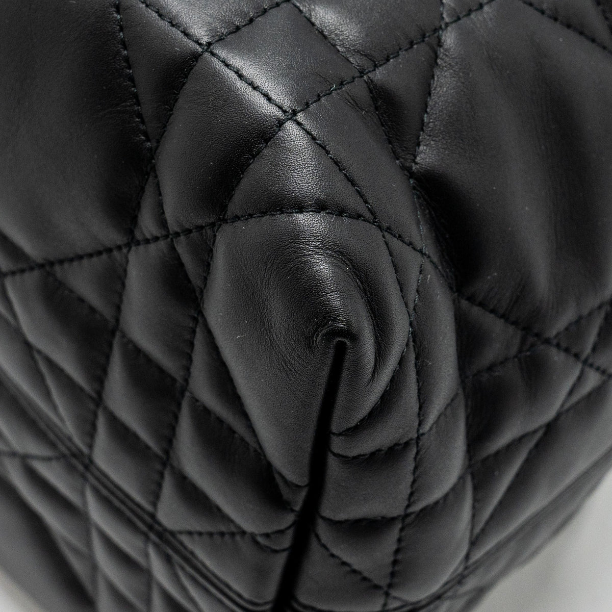 dior-medium-toujours-bag-macrocannage-calfskin-black-lghw