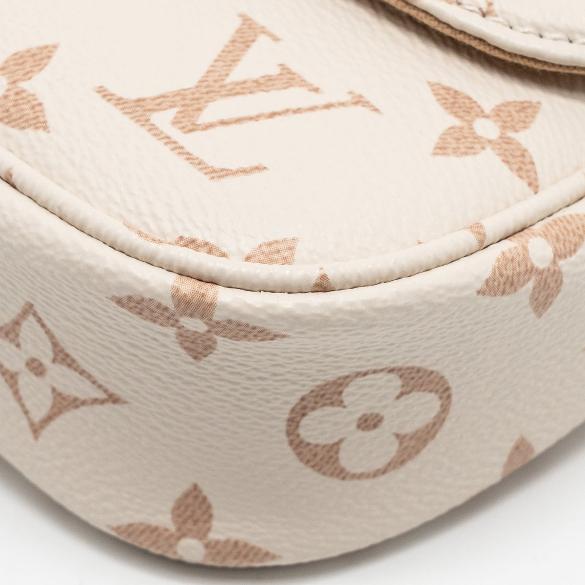 louis-vuitton-ivy-wallet-on-chain-canvas-beige-cream-ghw