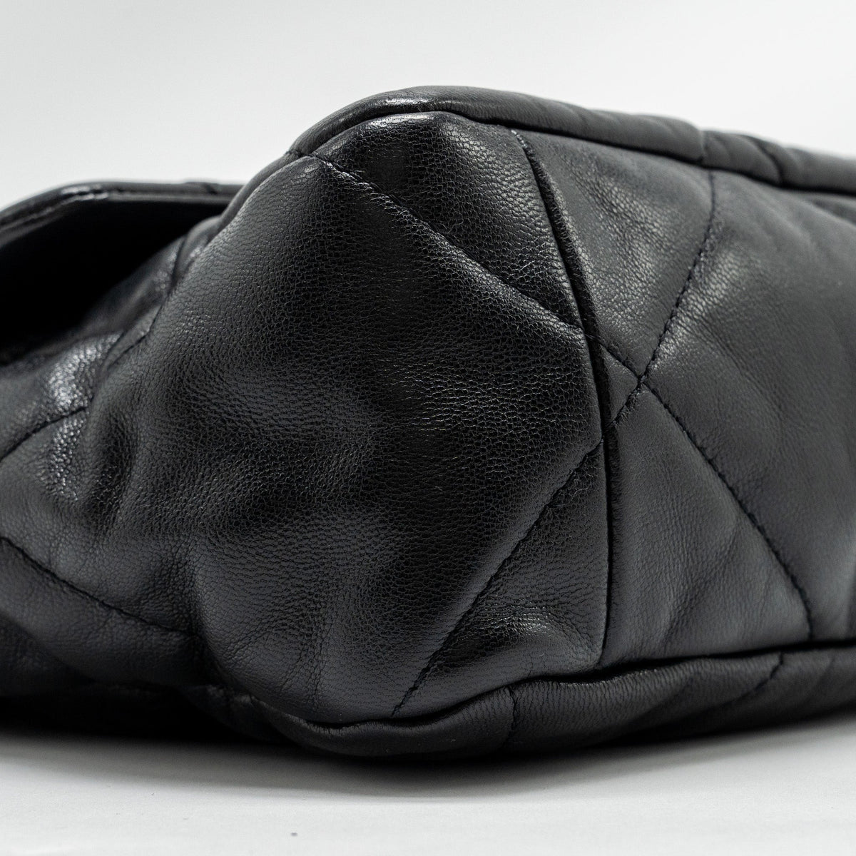 chanel-large-19-bag-lambskin-black-multicolour-hardware