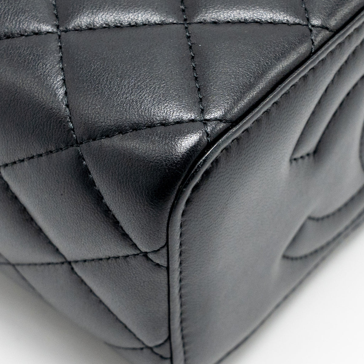 chanel-long-vanity-with-coco-charm-chain-lambskin-black-ghw-microchip