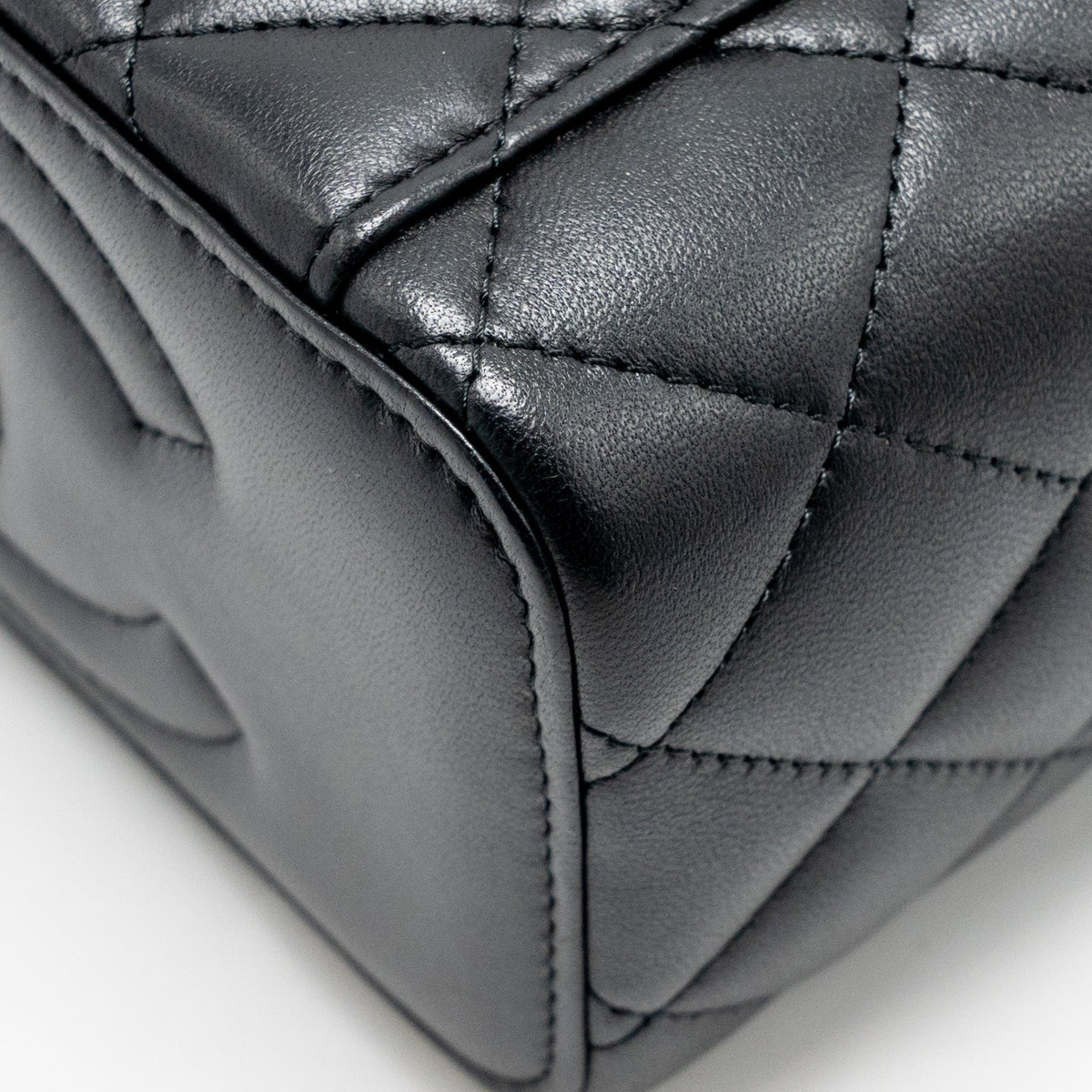 chanel-long-vanity-with-coco-charm-chain-lambskin-black-ghw-microchip