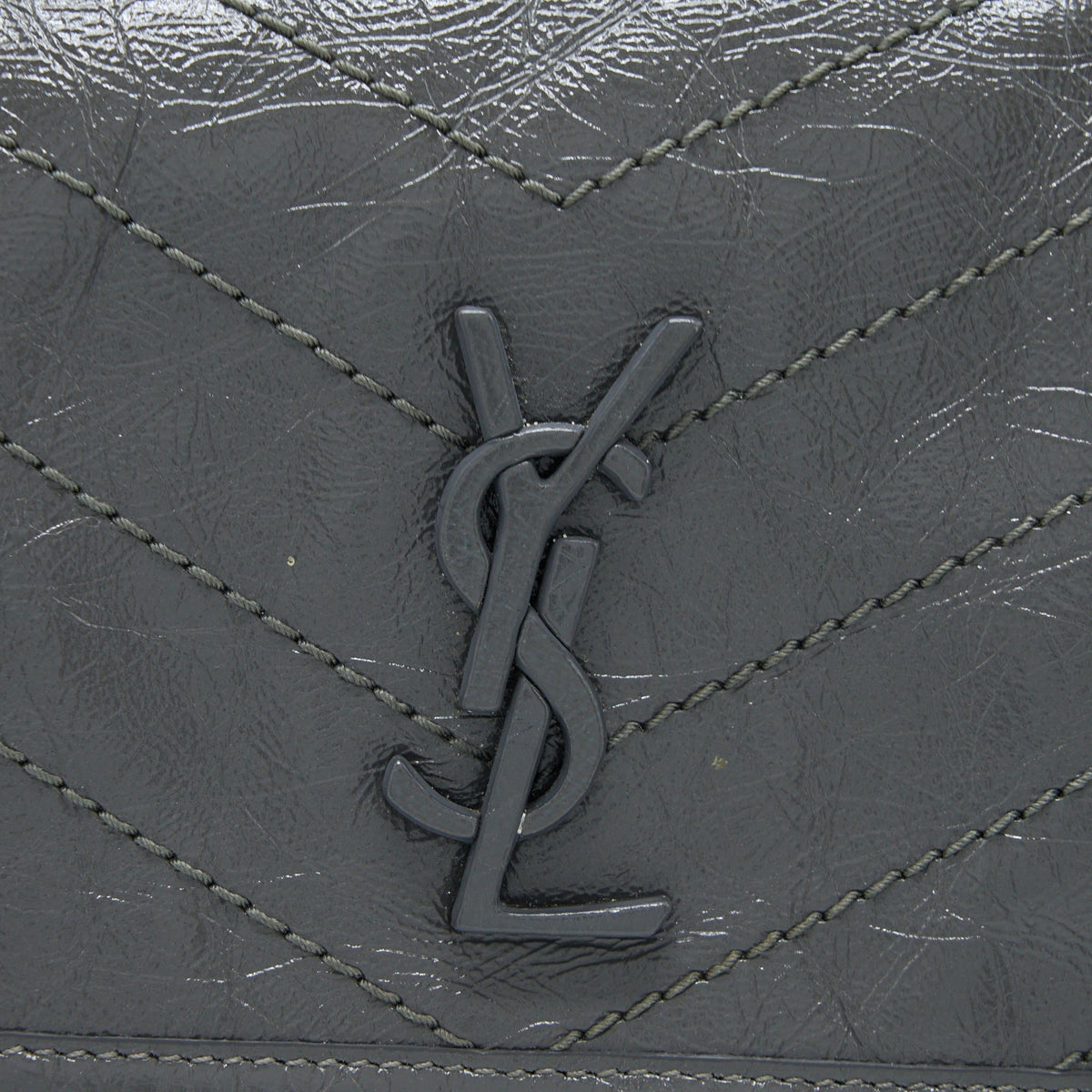 saint-laurent-ysl-niki-baby-dark-grey-with-grey-hardware