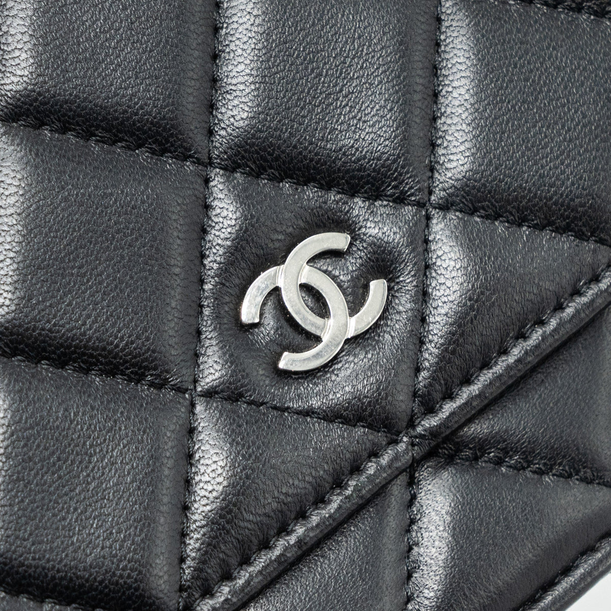 chanel-classic-wallet-on-chain-lambskin-black-shw-2