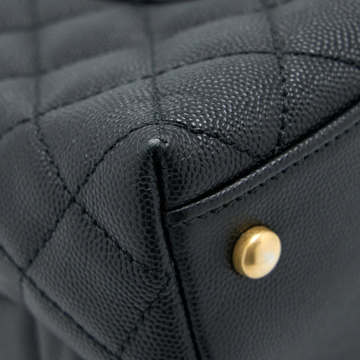 chanel-medium-coco-handle-caviar-with-lizard-handle-black-ghw