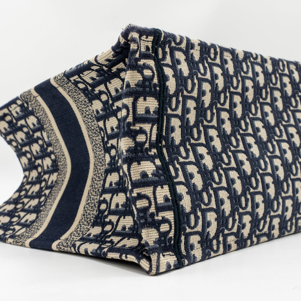 dior-medium-dior-book-tote-dior-oblique-embroidery-ecru-blue