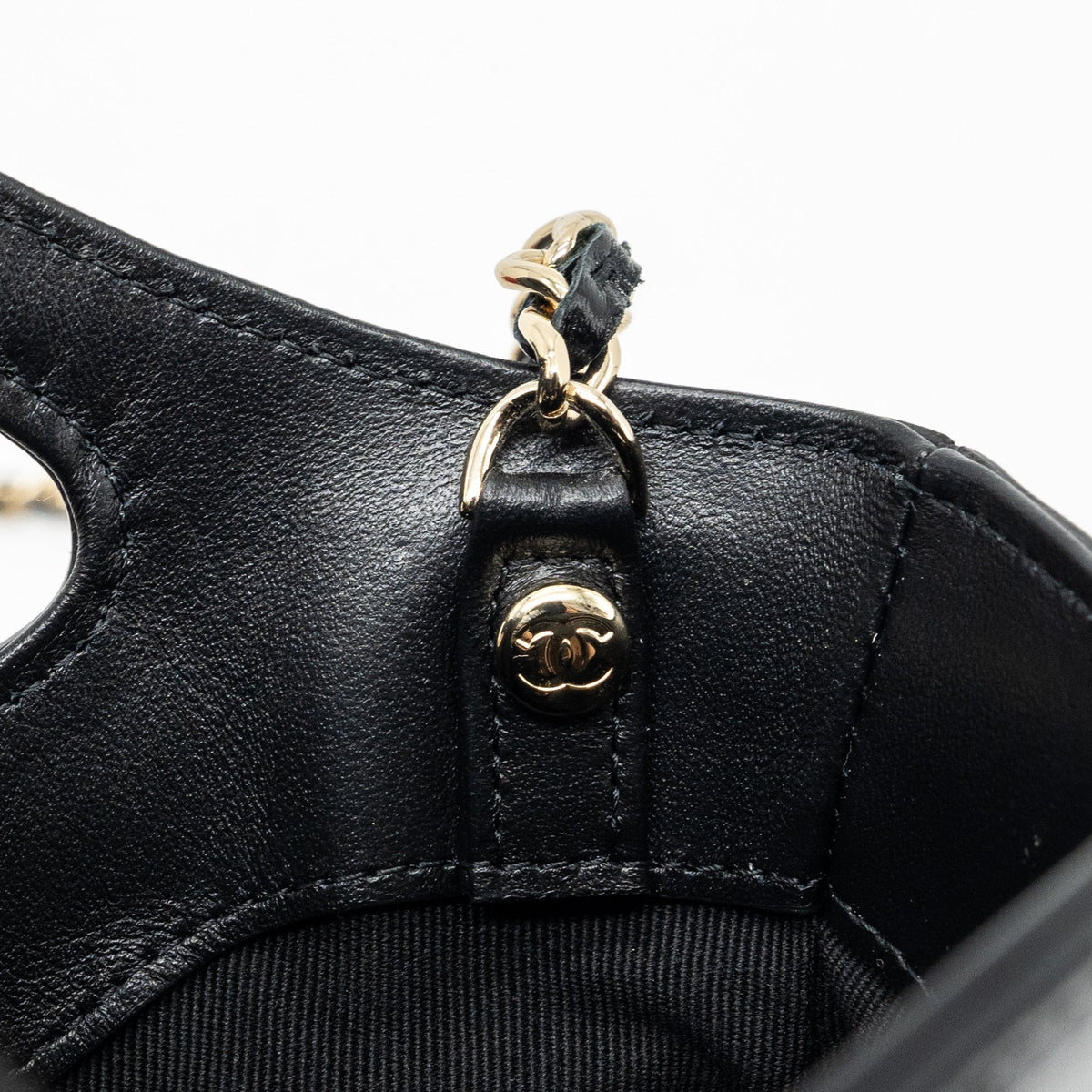 chanel-24c-mini-31-clutch-with-chain-shiny-calfskin-black-lghw