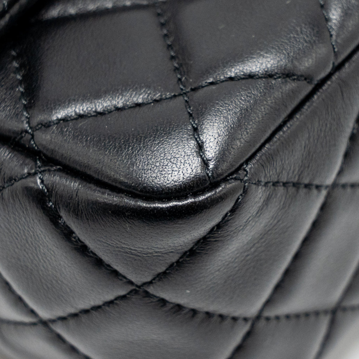 chanel-pearl-crush-mini-rectangular-flap-bag-lambskin-black-ghw-microchip-4