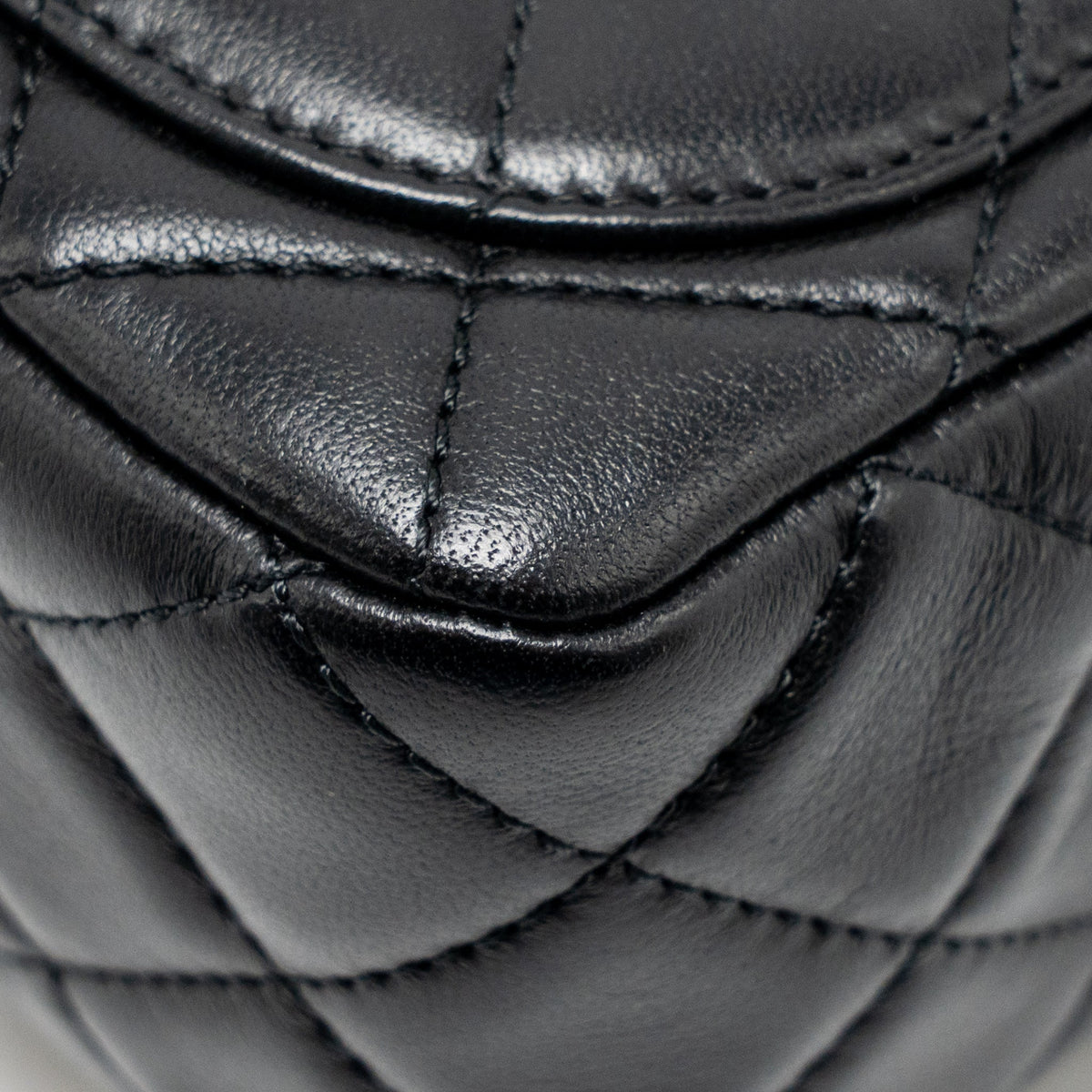 chanel-pearl-crush-mini-rectangular-flap-bag-lambskin-black-ghw-microchip-4