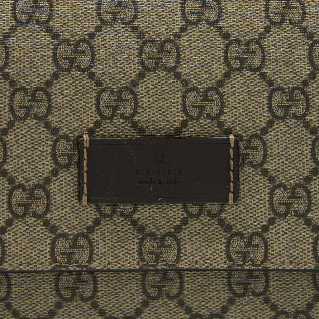 gucci-gg-supreme-canvas-diaper-bag