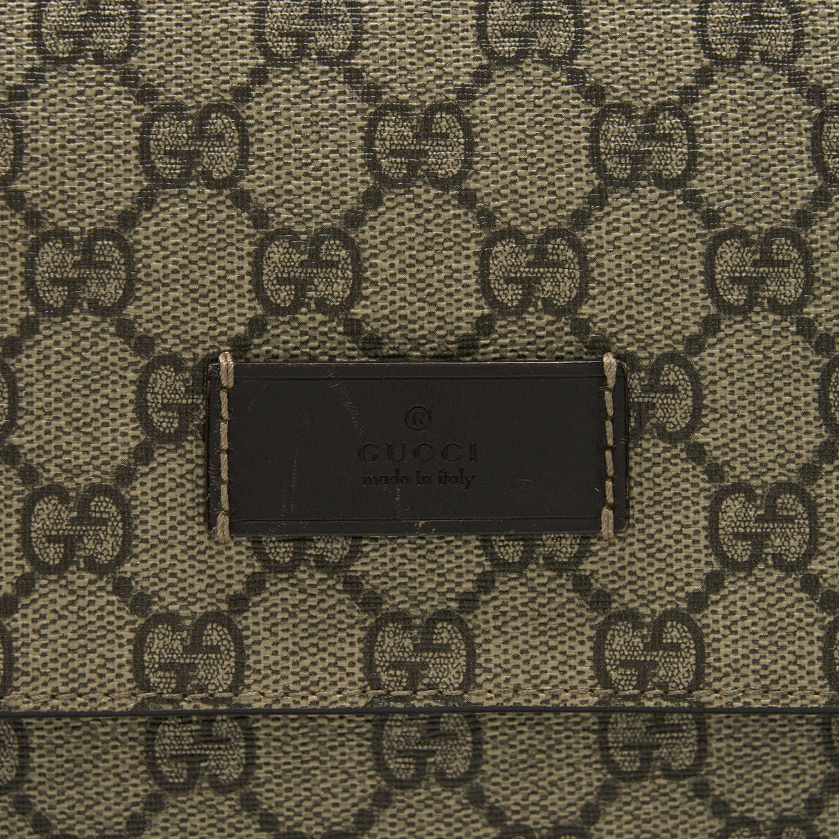 gucci-gg-supreme-canvas-diaper-bag