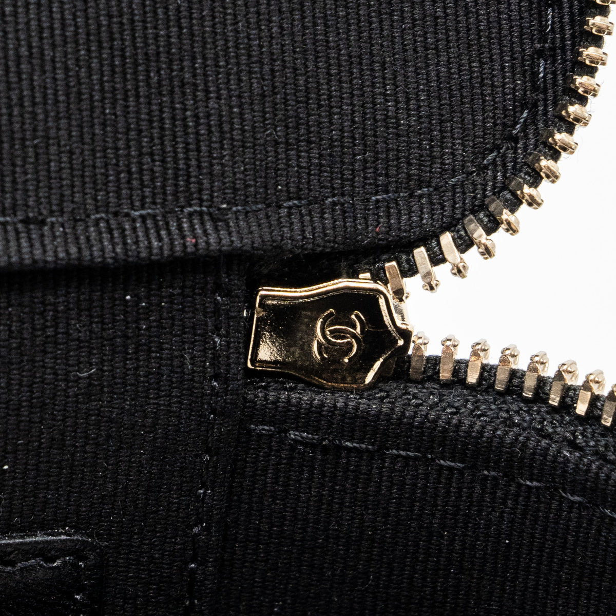 chanel-top-handle-mini-vanity-case-with-chains-lambskin-black-lghw