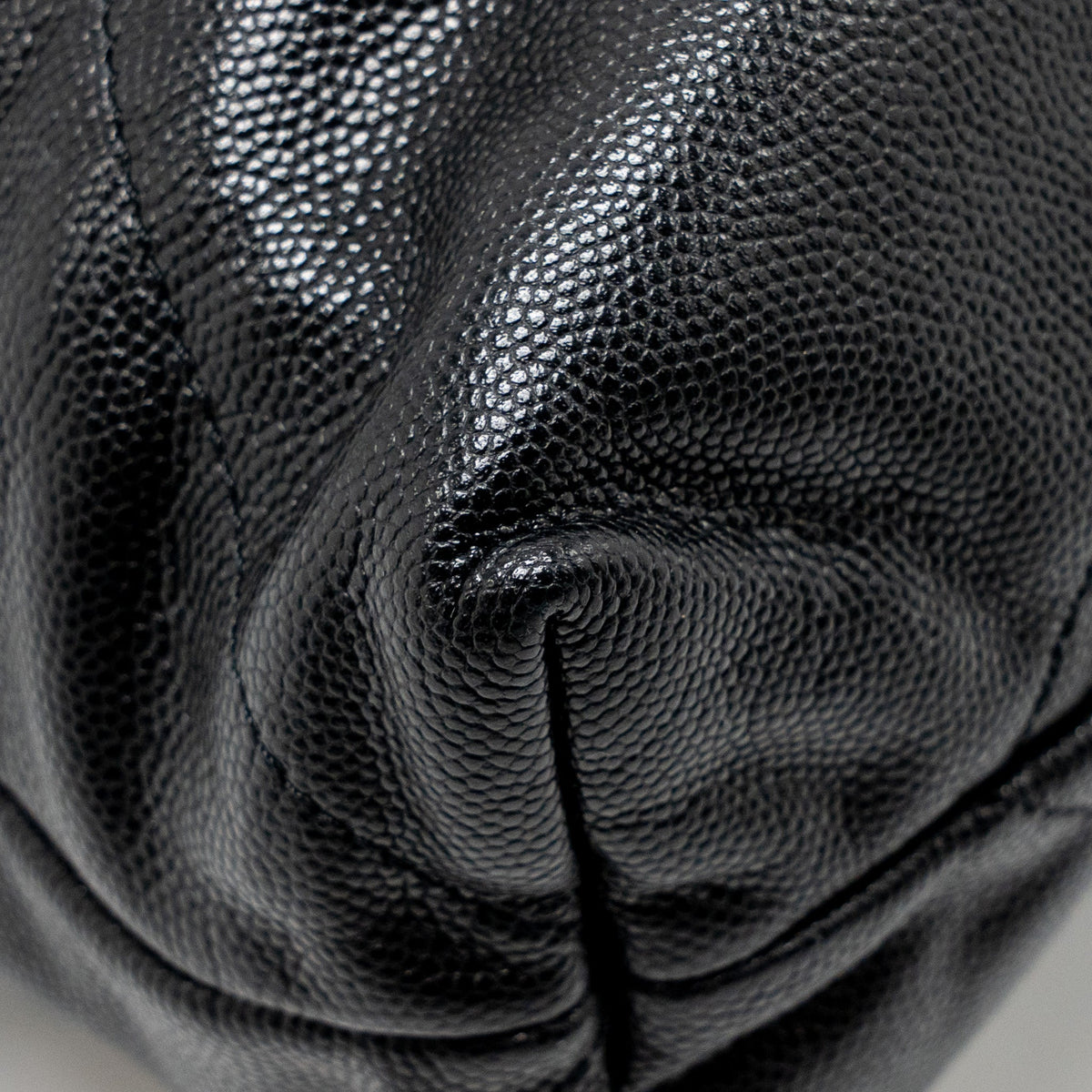 chanel-medium-22-bag-black-letter-caviar-black-ghw-microchip-copy