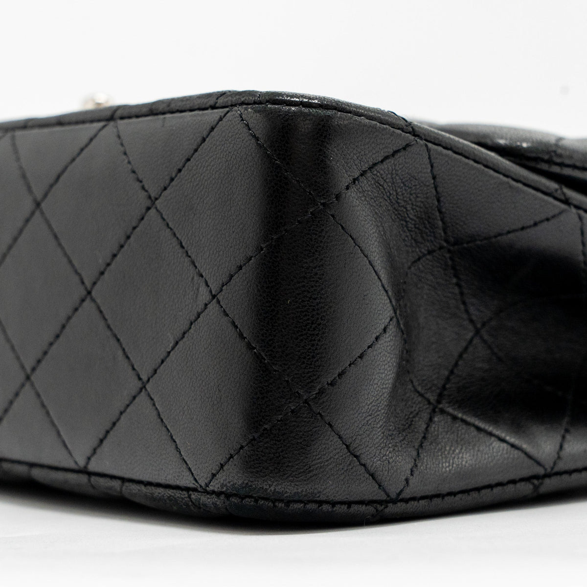 chanel-medium-classic-double-flap-bag-lambskin-black-shw-copy-2