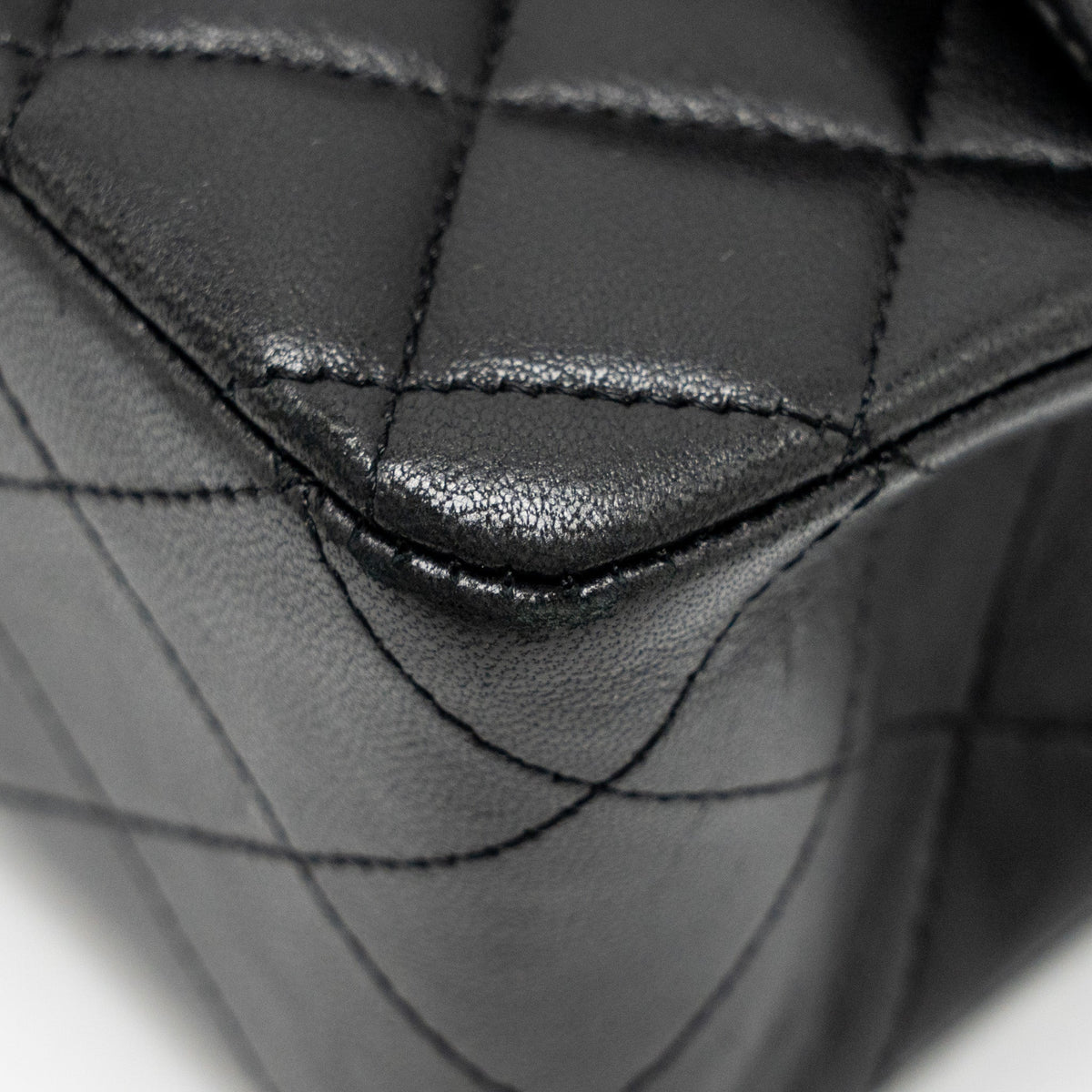 chanel-medium-classic-double-flap-bag-lambskin-black-shw-copy-2