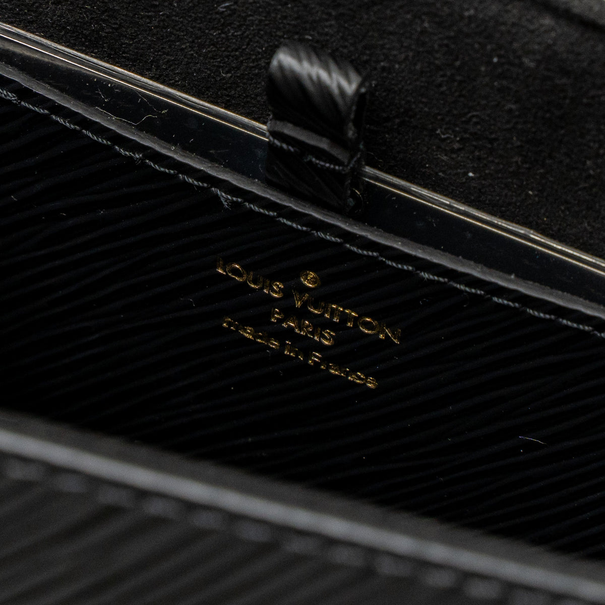 louis-vuitton-twist-mm-epi-black-ghw-1
